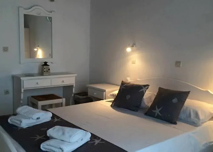 Fisilanis Beachfront מלון