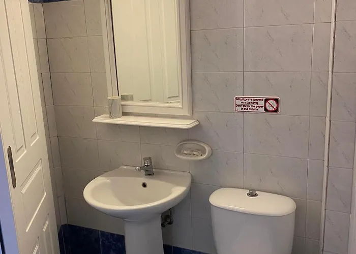 Fisilanis Beachfront מלון 2*