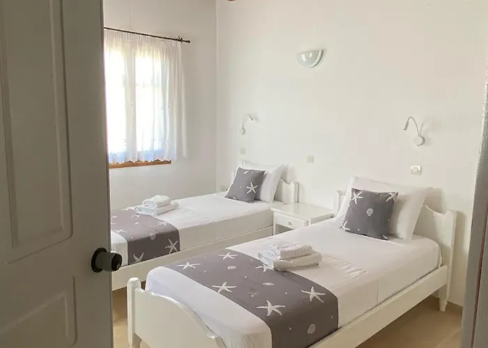 Fisilanis Beachfront מלון