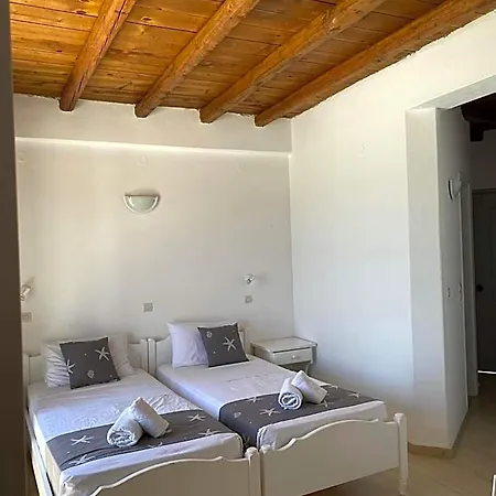 Fisilanis Beachfront Hotel Logaras