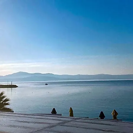 Fisilanis Beachfront Hotel 2*
